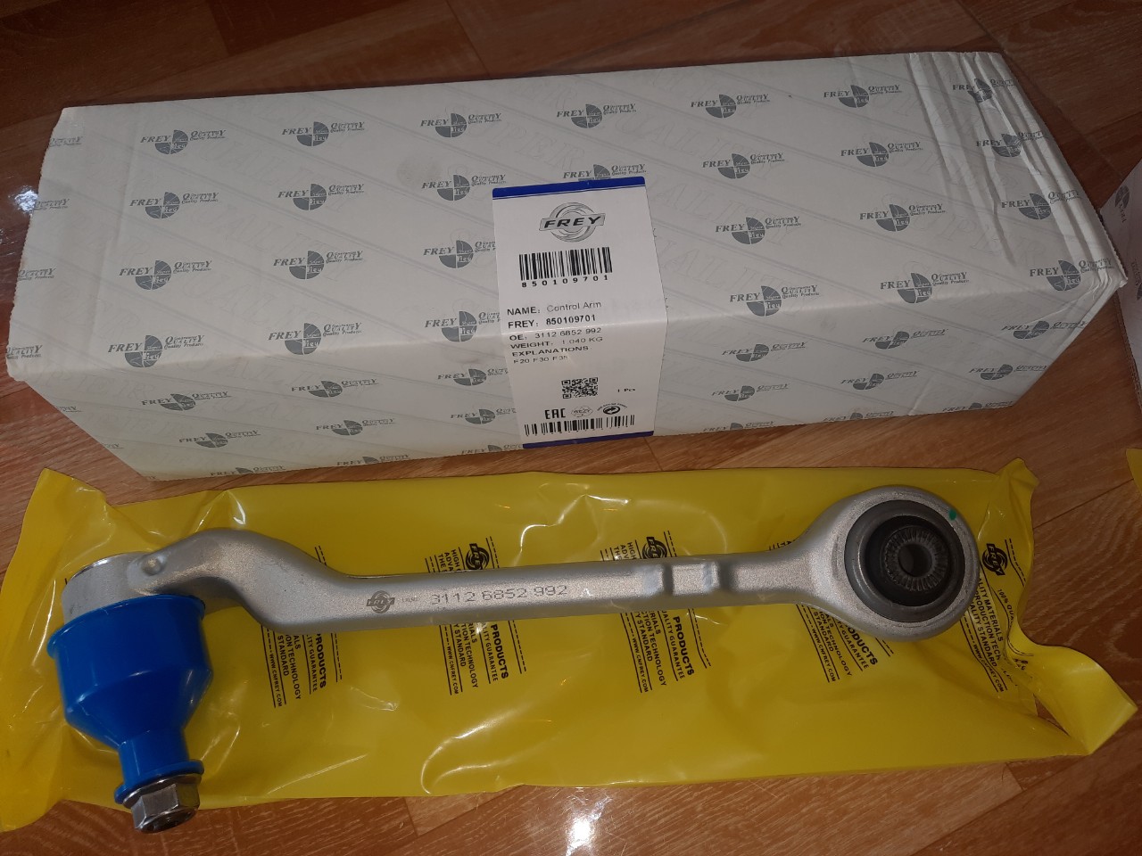 Càng i ngang BMW F30